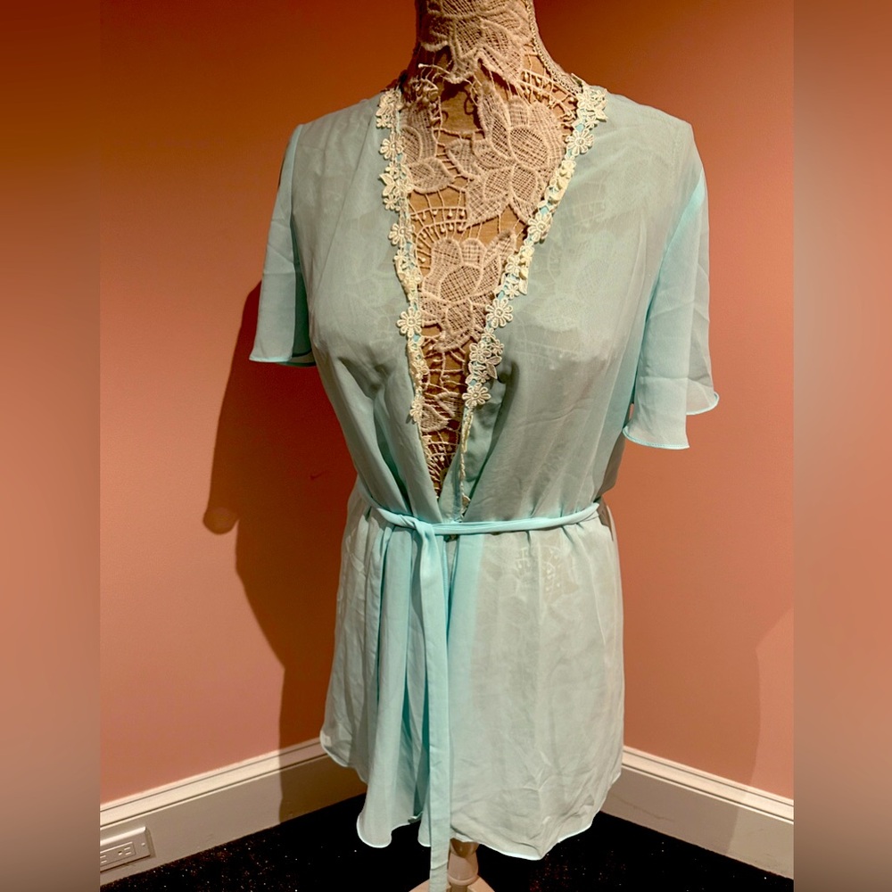 Flora Nikrooz sweet robe wrap